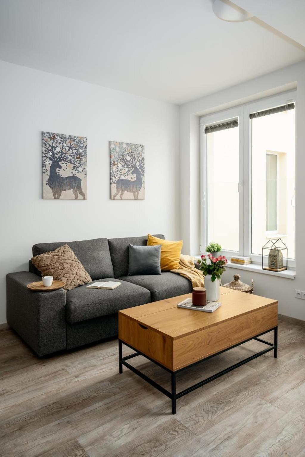 Appartamento Three Bedroom Aparment With Terrace By Days Praga